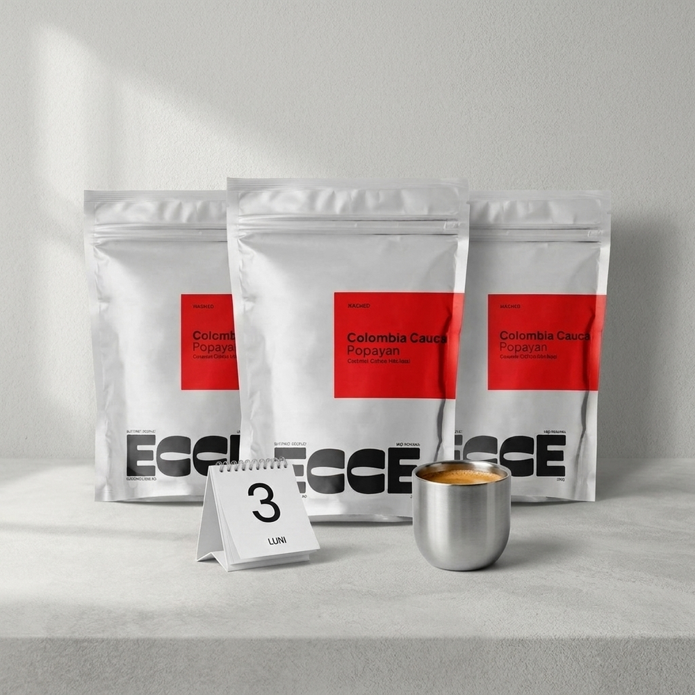 Abonament ECCE pentru 3 luni: trei pungi de cafea, calendar și ceașcă din inox fără toartă.